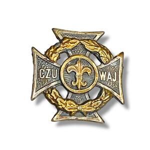 1950s Polish Boy Scout Screw Back Pin Badge CZU WAJ 1"